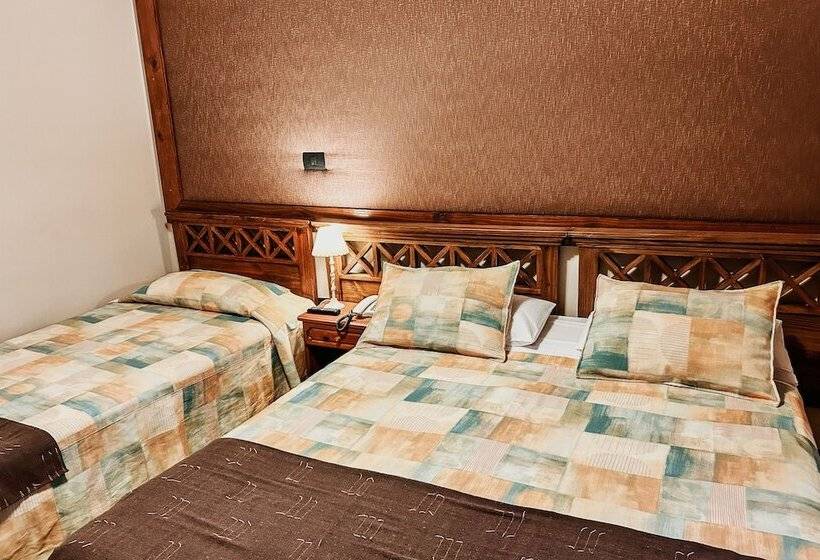 标准三人间, Hostería Lupama