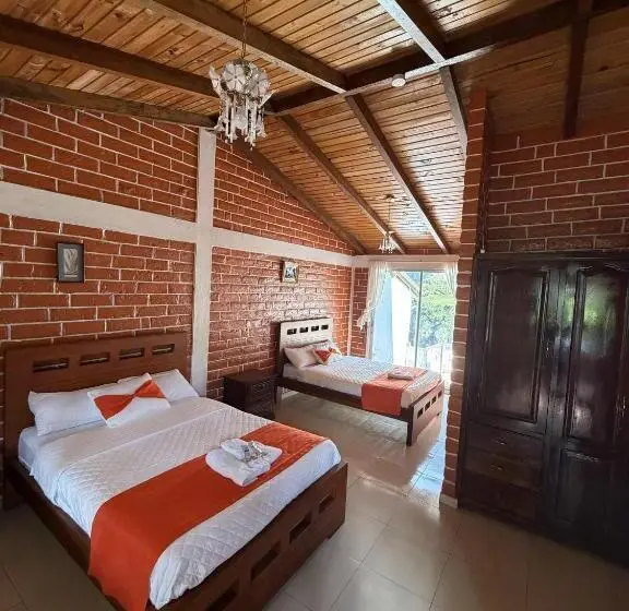 اتاق استاندارد سه نفره, Hosteria Spa Agoyan