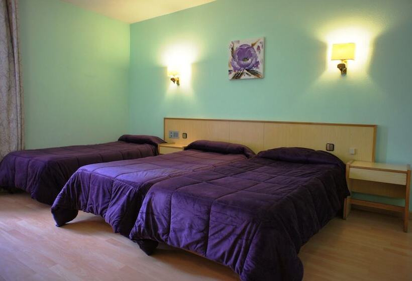 اتاق استاندارد سه نفره, La Planada