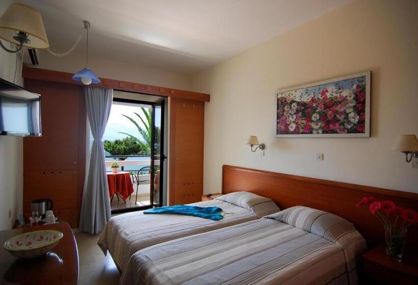 غرفة قياسية مطلّة علي البحر, Lato