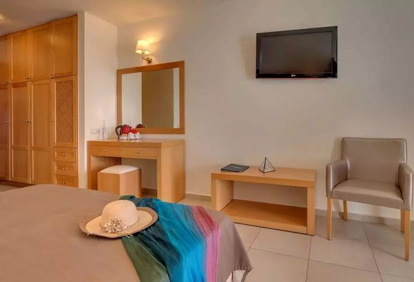 اتاق سوپریور با چشم‌انداز دریا, Miramare Resort & Spa