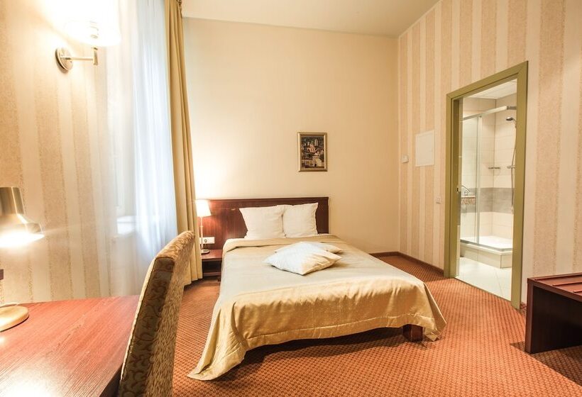 اتاق استاندارد یک نفره, Monika Centrum Hotels