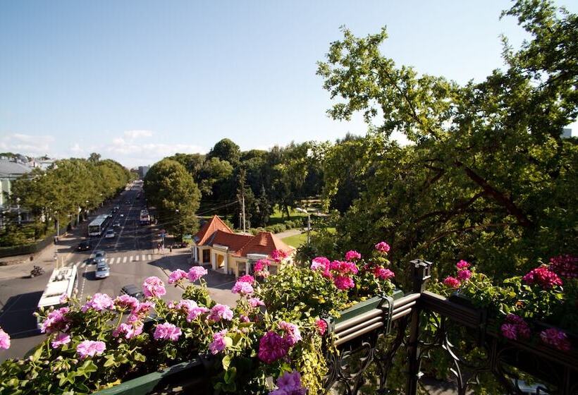 سوییت, Monika Centrum Hotels