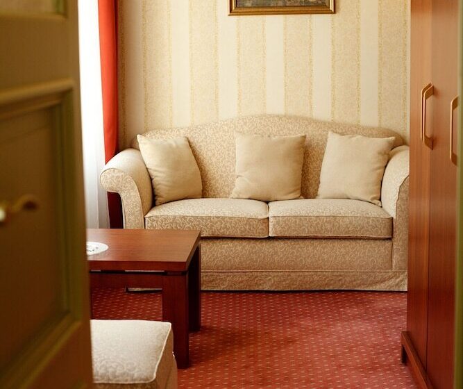 سوییت, Monika Centrum Hotels