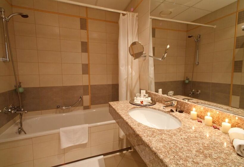 سوییت, Monika Centrum Hotels