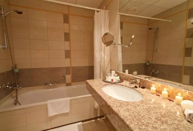 سوییت, Monika Centrum Hotels