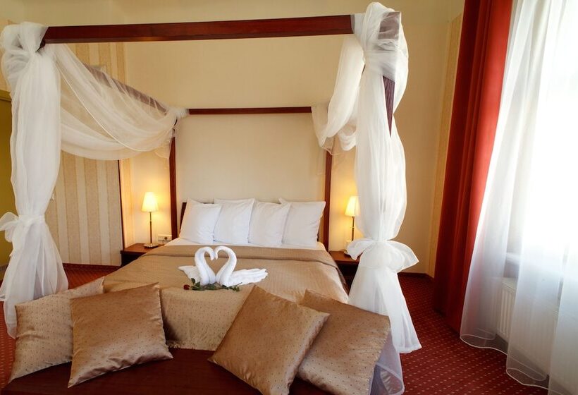 سوییت, Monika Centrum Hotels