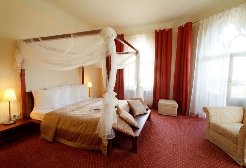 سوییت, Monika Centrum Hotels