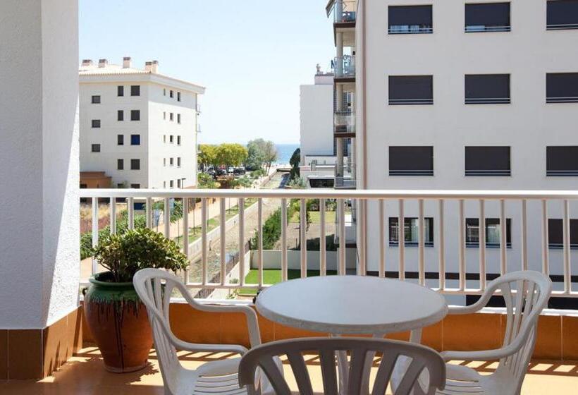 غرفة قياسية ثلاثية مزودة بشرفة, Montana