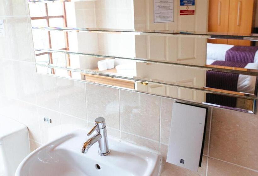 Семейный Номер, Pymgate Lodge Hotel Manchester Airport