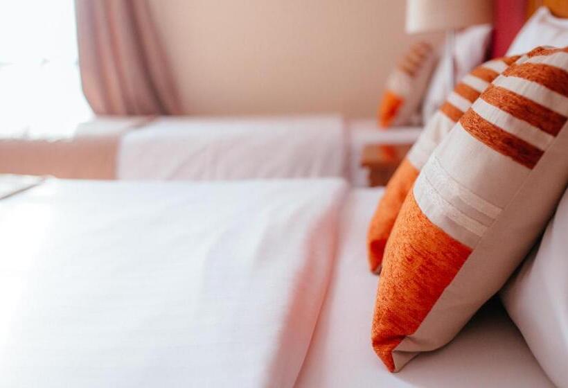 Семейный Номер, Pymgate Lodge Hotel Manchester Airport