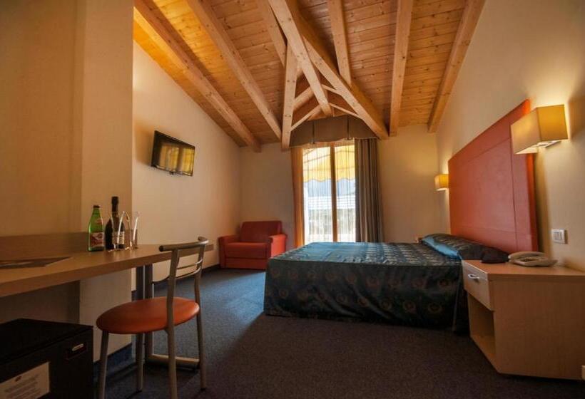 غرفة سوبيريور ثلاثية, Royal Village