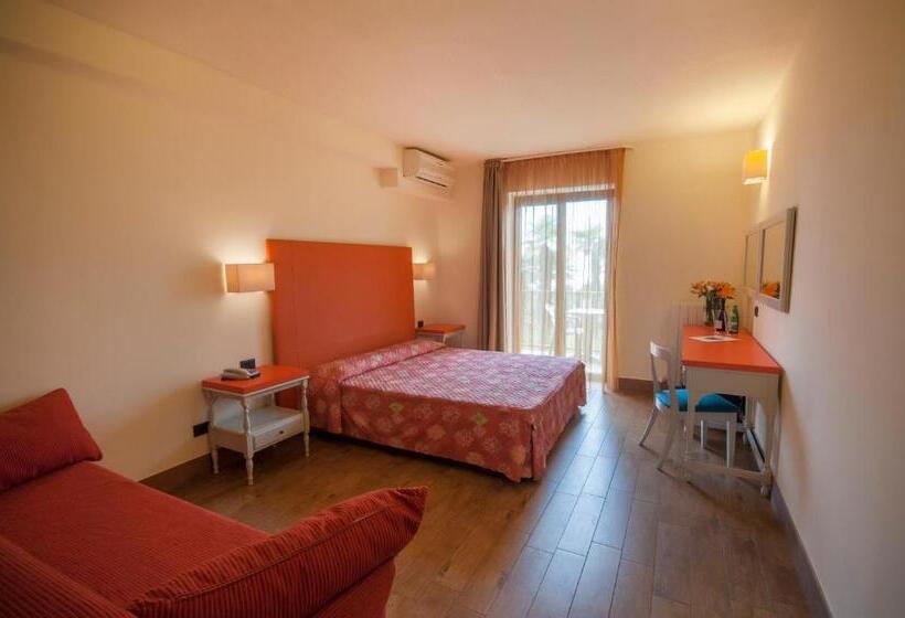 غرفة سوبيريور ثلاثية, Royal Village