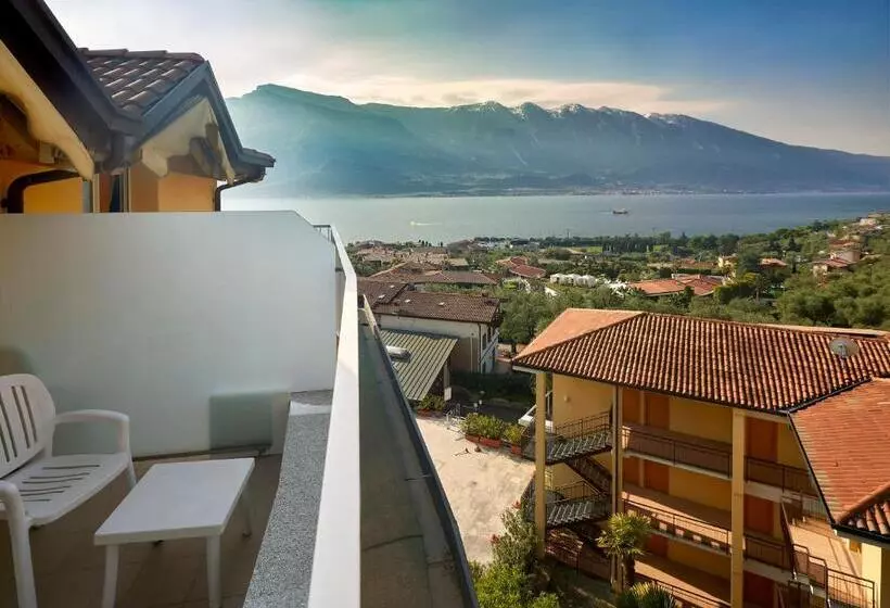 Superior room with lake view, Royal Village