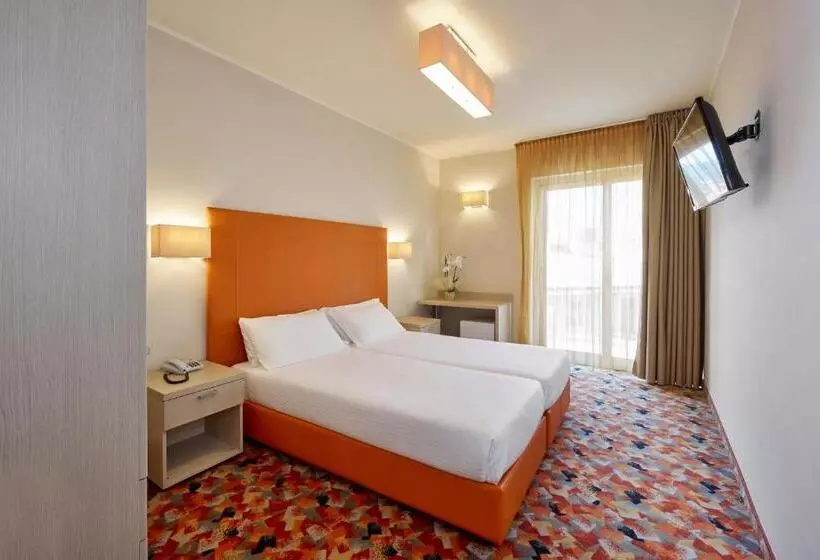 Superior room with lake view, Royal Village