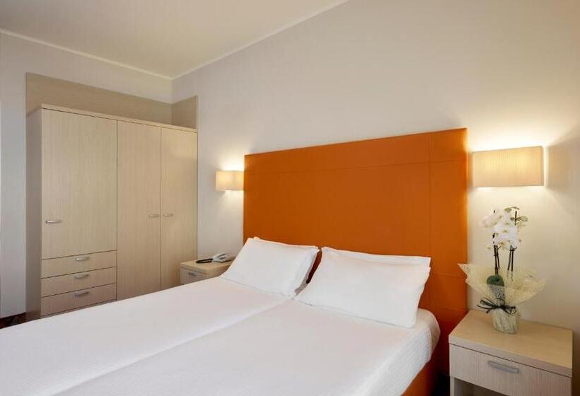 Superior room with lake view, Royal Village