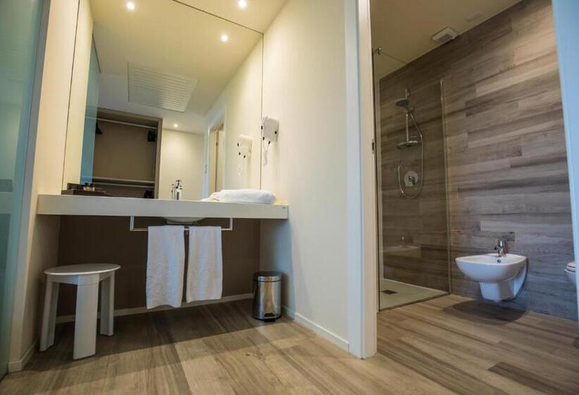 غرفة سوبيريور إطلالة على البحيرة, Royal Village