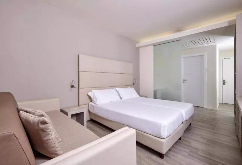 Superior room with lake view, Royal Village
