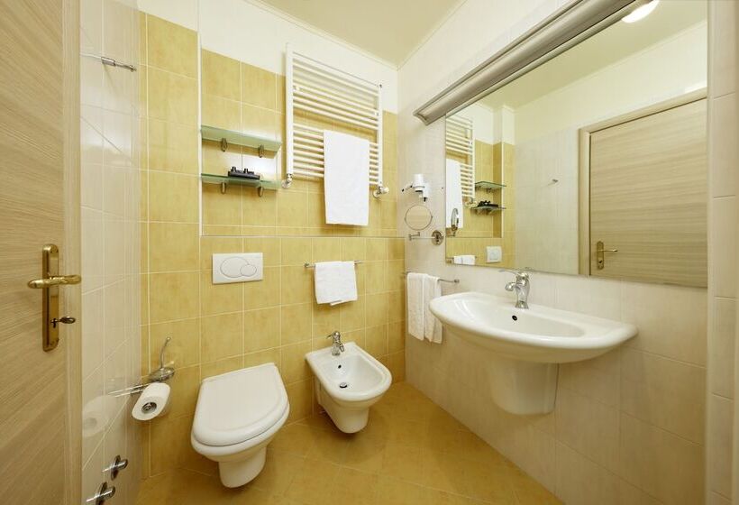 غرفة سوبيريور, Royal Village