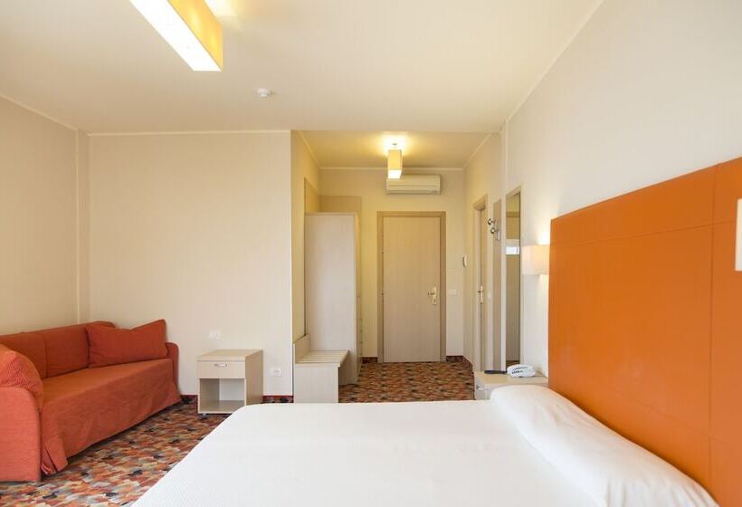 غرفة سوبيريور ثلاثية, Royal Village