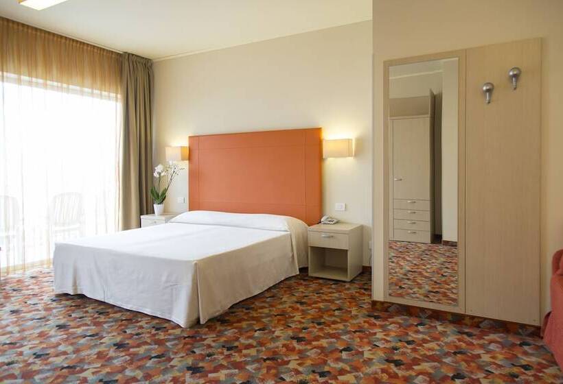 غرفة سوبيريور ثلاثية, Royal Village