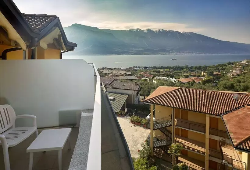 Superior room with lake view, Royal Village