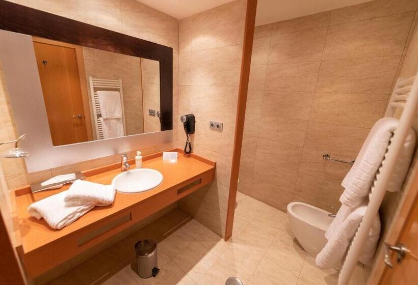 اتاق راحتی سه تخته, Nastasi Hotel & Spa