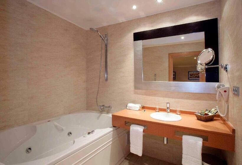 اتاق استاندارد چهار تخته, Nastasi Hotel & Spa