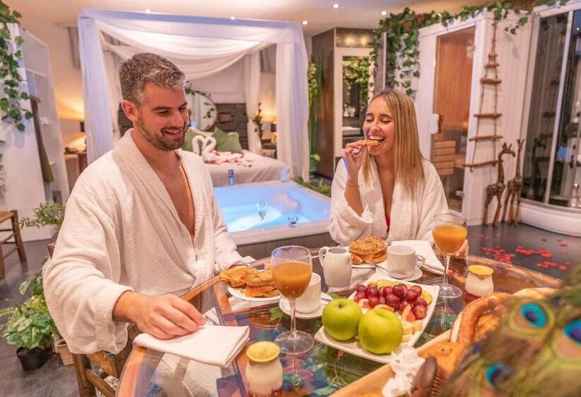 سوییت, Nastasi Hotel & Spa