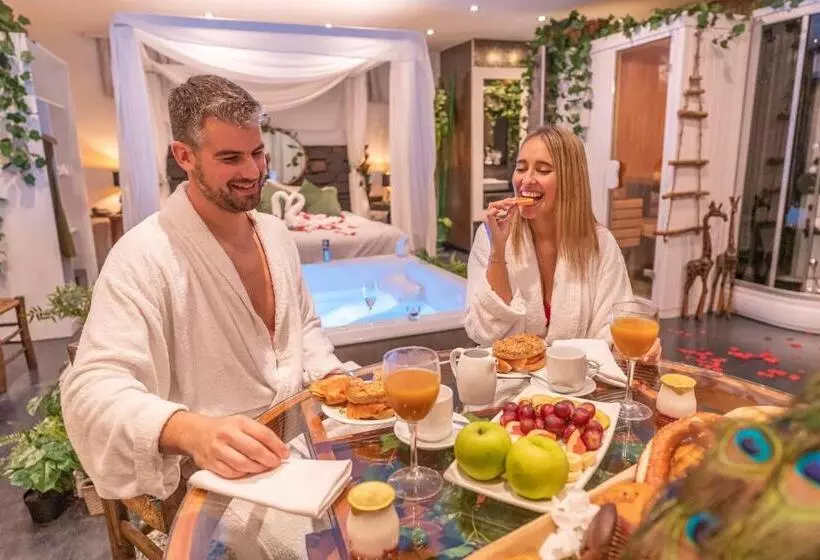 سوییت, Nastasi Hotel & Spa