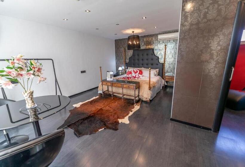 سوییت, Nastasi Hotel & Spa