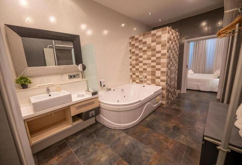 اتاق استاندارد اینتریور, Nastasi Hotel & Spa