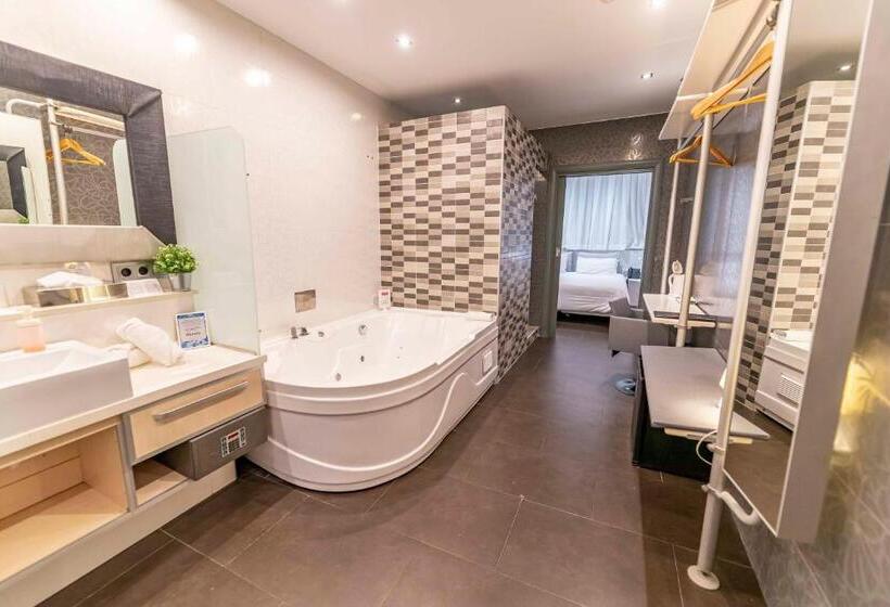 اتاق استاندارد با وان آب گرم, Nastasi Hotel & Spa