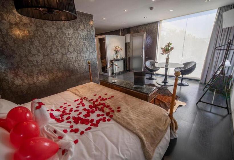 سوییت, Nastasi Hotel & Spa