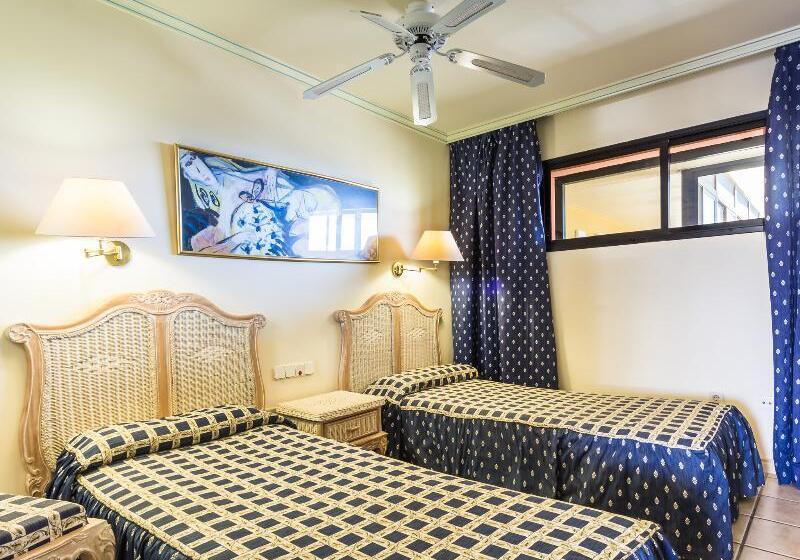 带1个卧室的高级公寓, Apartamentos Bluebay Beach Club