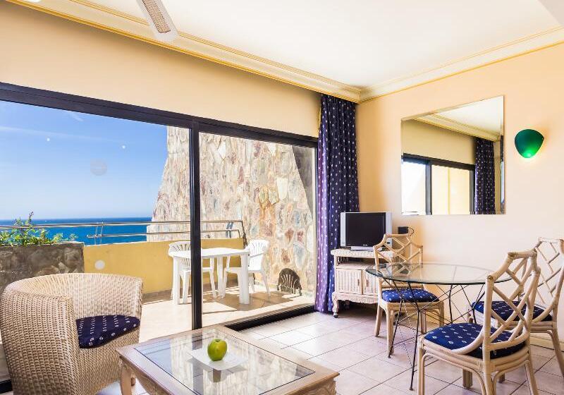 带1个卧室的高级公寓, Apartamentos Bluebay Beach Club