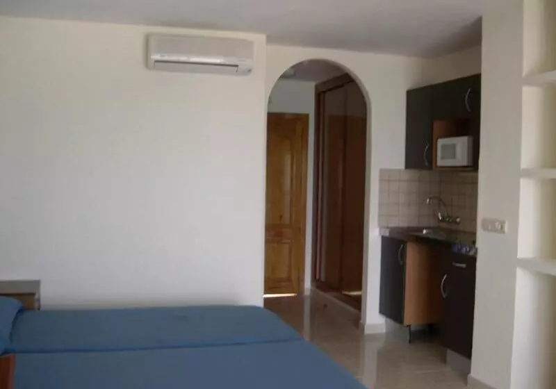 استودیوی استاندارد, Apartamentos La Kiki