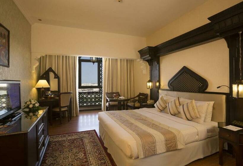Классический Номер, Arabian Courtyard Hotel & Spa