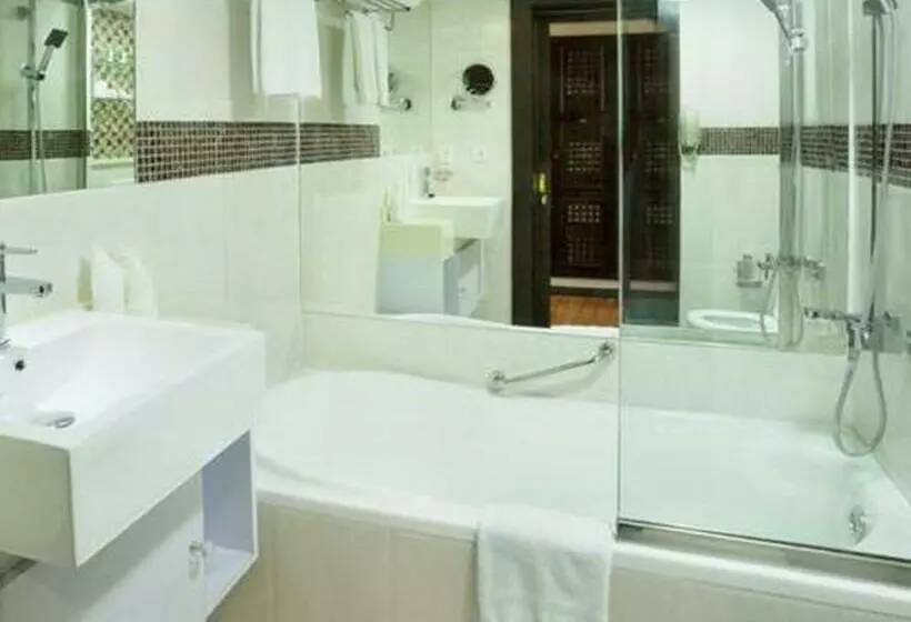 اتاق کلاسیک, Arabian Courtyard Hotel & Spa