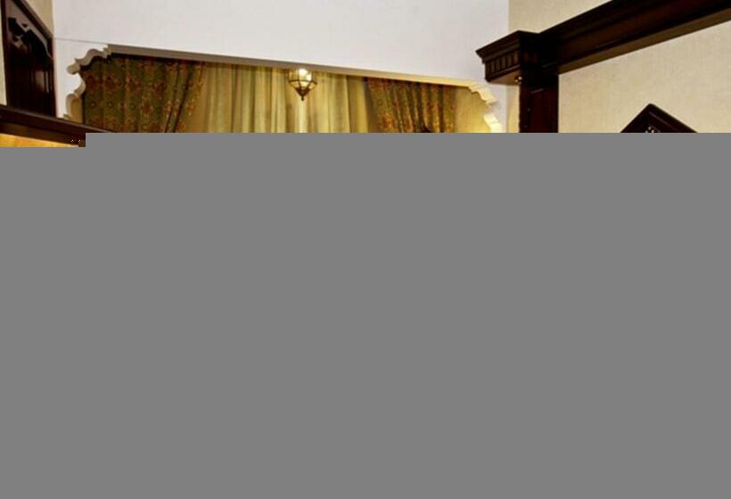Классический Номер, Arabian Courtyard Hotel & Spa