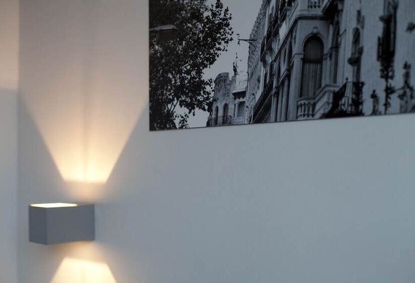 Номер Стандарт, Ciutat De Sant Adria