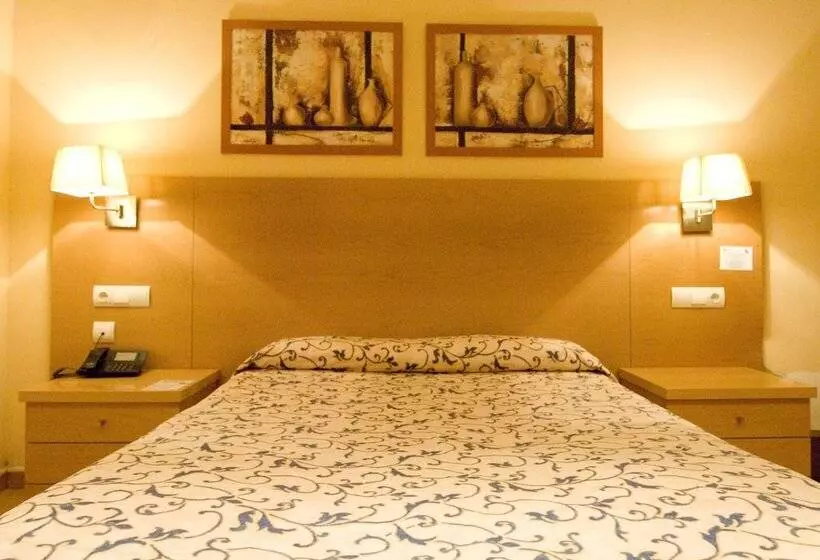 اتاق استاندارد, Ciutat De Sant Adria