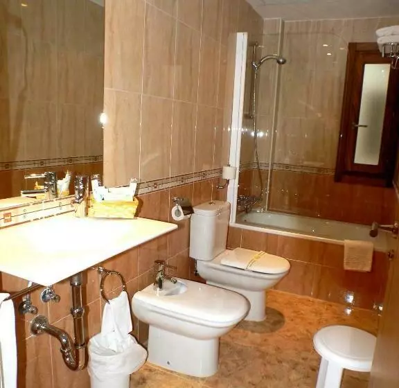 اتاق خانوادگی, Monarque Costa Narejos