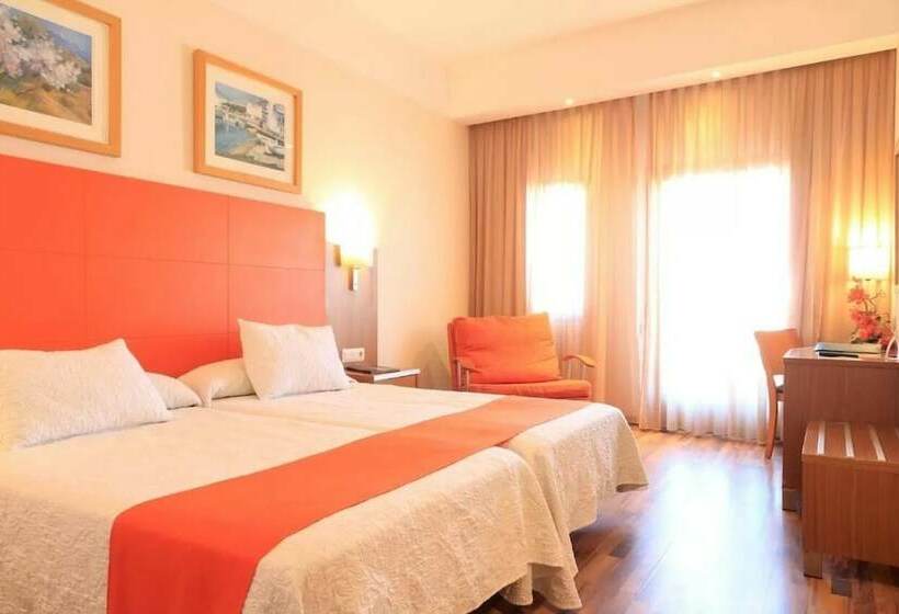 ファミリールーム, Monarque Costa Narejos