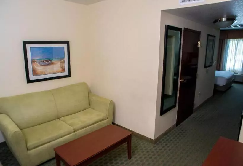スイート, Holiday Inn Express & Suites Cocoa, An Ihg