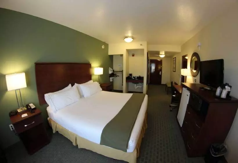 スイート, Holiday Inn Express & Suites Cocoa, An Ihg