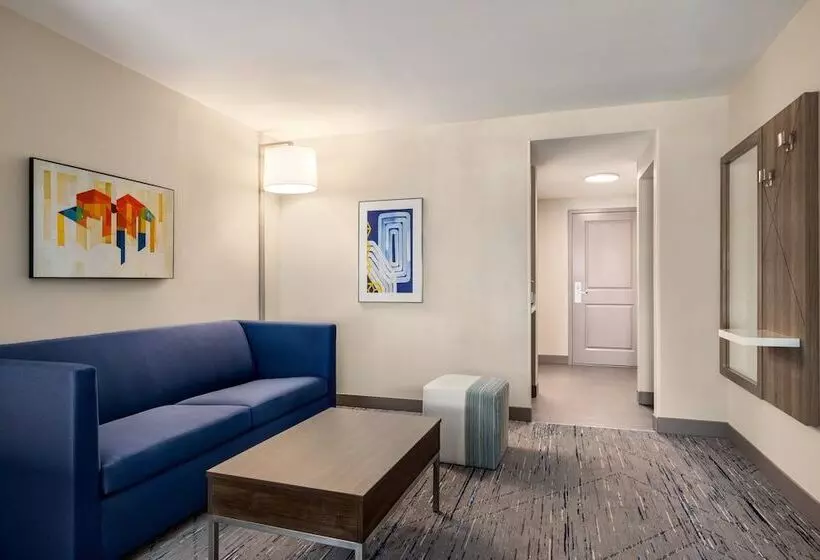 スイート, Holiday Inn Express Hotel & Suites Fort Pierce West, An Ihg