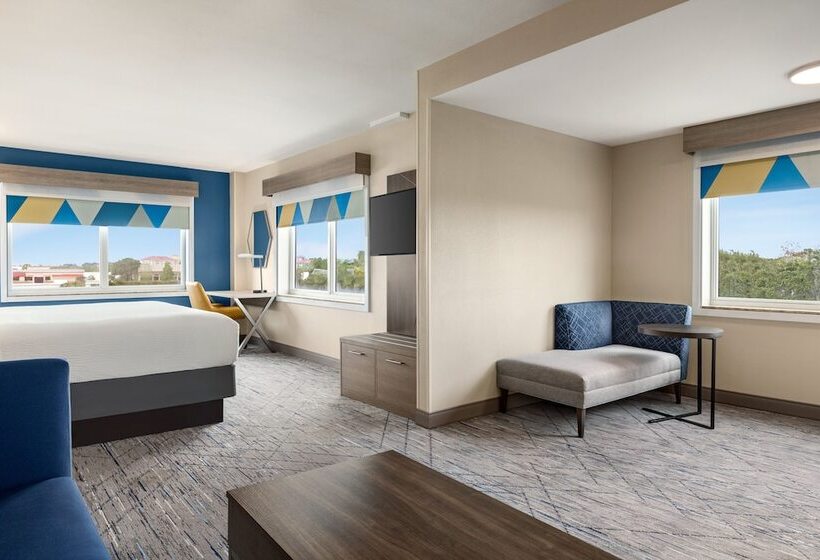 جناح, Holiday Inn Express Hotel & Suites Fort Pierce West, An Ihg