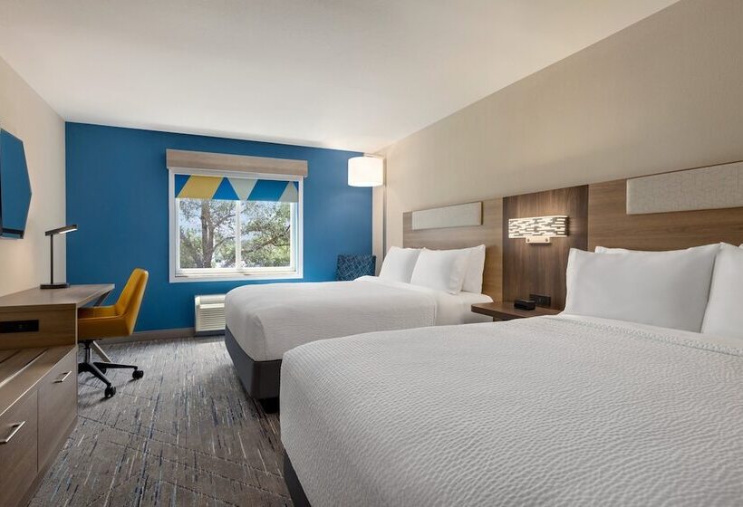 جناح لذوى الاحتياجات الخاصة, Holiday Inn Express Hotel & Suites Fort Pierce West, An Ihg