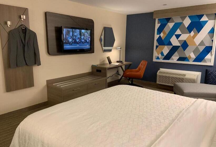 Номер Стандарт Кровать Кинг Адаптированный для Инвалидов, Holiday Inn Express Hotel & Suites Hermosa Beach, An Ihg